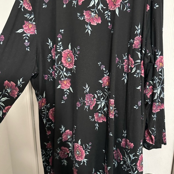 Floral Black Kimono Cardigan - Picture 3 of 3